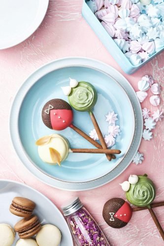 24 Desserts Girls Love The Best Of All Time - Macaron Lollipop