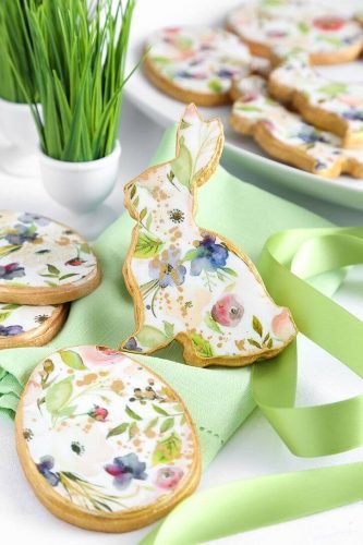 36 Cute and Stunning Easter Cookies to Try This Year